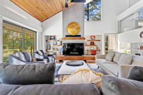 Modern Home - Golf Course Views - 5 Min Bike to Beach